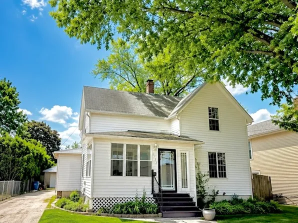 1132 E Locust St, Dekalb, IL 60115