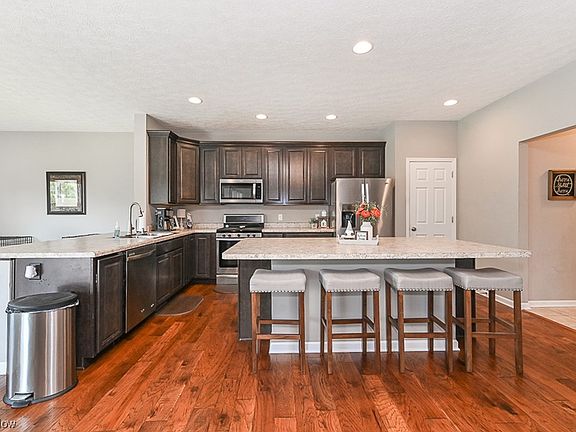 5th image of 6759 River Walk Dr