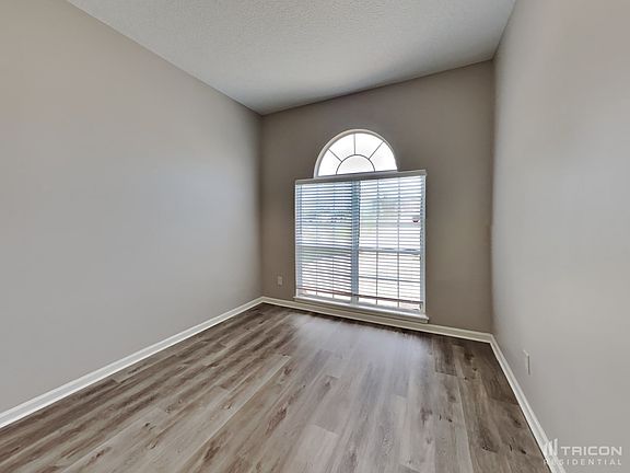 4th image of 11401 Salt Pond Dr E