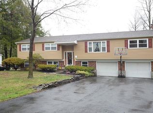 3 Granada Dr, Clifton Park, NY 12065
