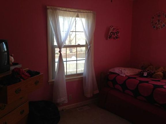 5th image of 10427 W 56th Ter