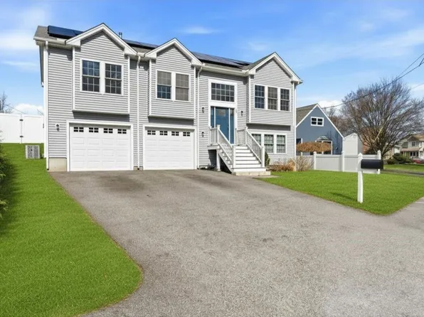 29 Calumet Ave, Johnston, RI 02919