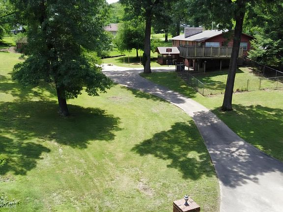 5th image of 903 Peterson Rd