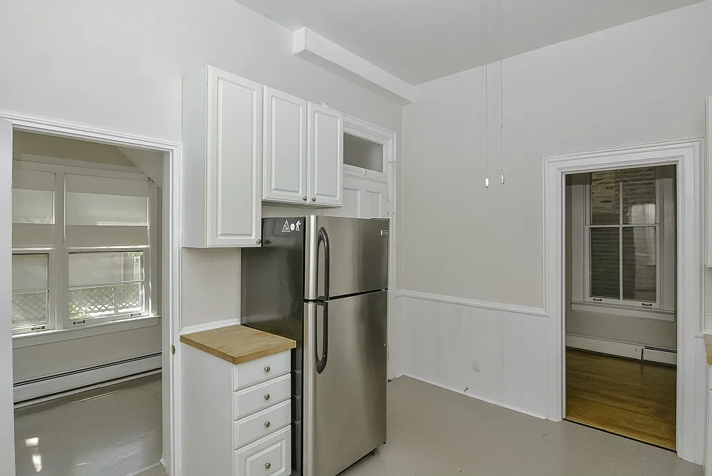 Building Photo - 1441 W Warner Ave #1