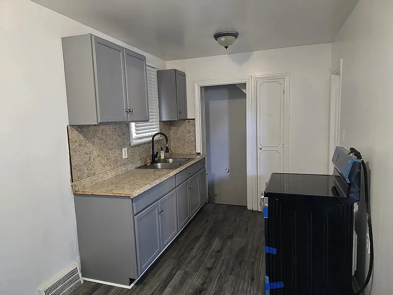 10031 Sorrento Ave — Photo 12