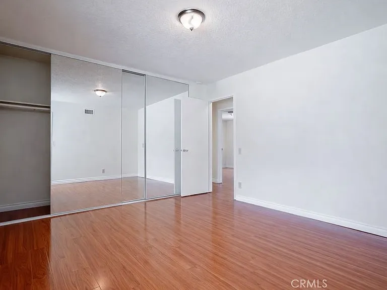 24033 Welby Way — Photo 18