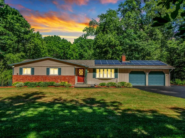 20 Hillyndale Rd, Mansfield, CT 06268