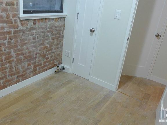 4th image of 23 Catherine St #2
