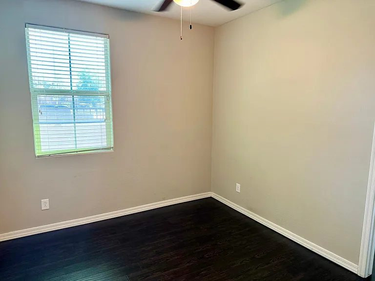 233 N Crosscreek Dr — Photo 12
