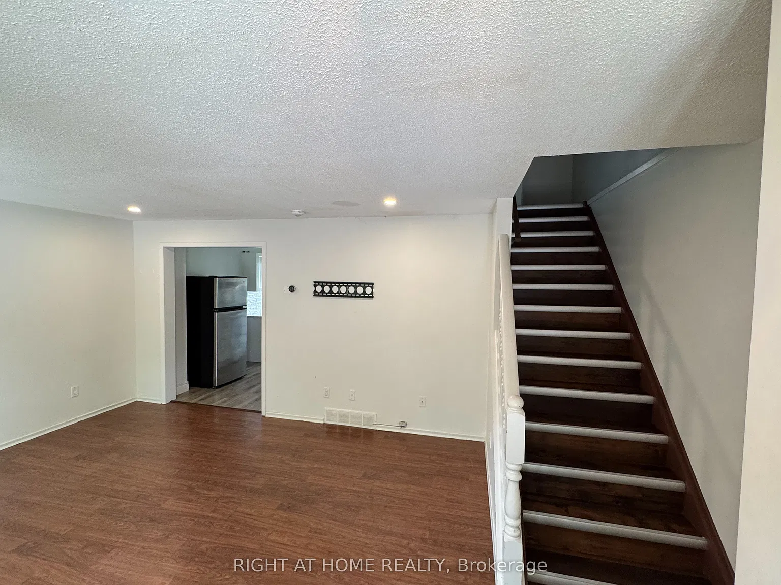 3 bed, $2,200 — Photo 4