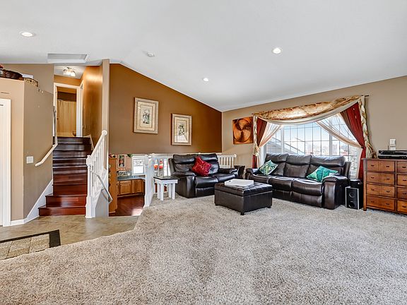 4th image of 3134 Bluebell Ave N