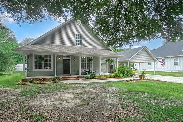 4 bed, 3.0 bath, 2284 sqft, $2,300 — Photo 3