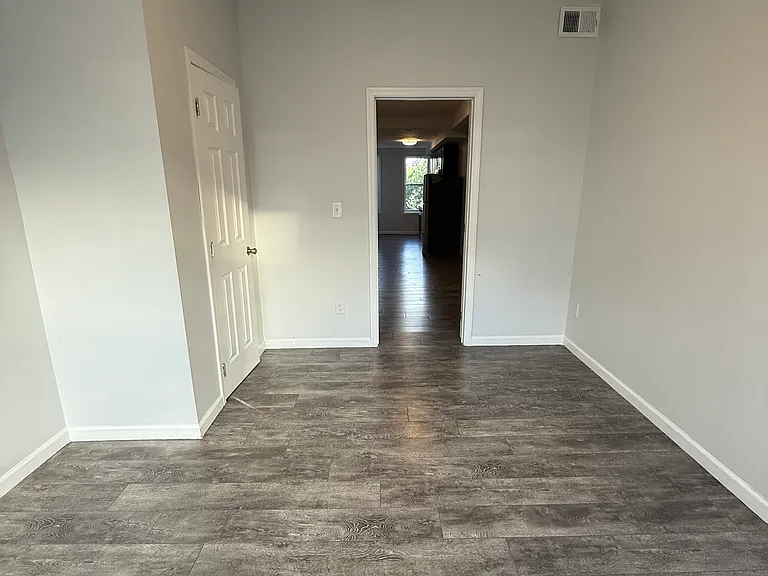 148 3rd St #3 — Photo 8