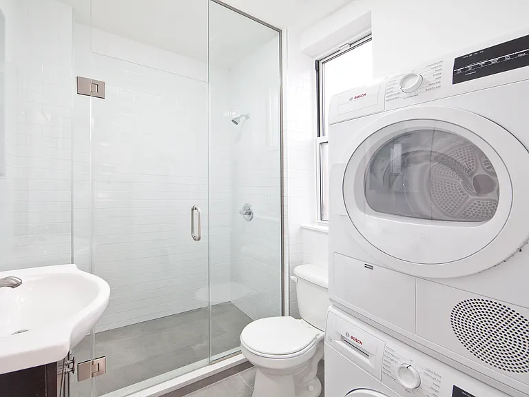 329 E 6th St #15 — Photo 5