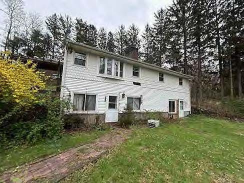 1st image of 523 Chamberlain Hill Rd
