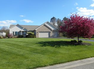 8302 Airport Ln, Brighton, MI
