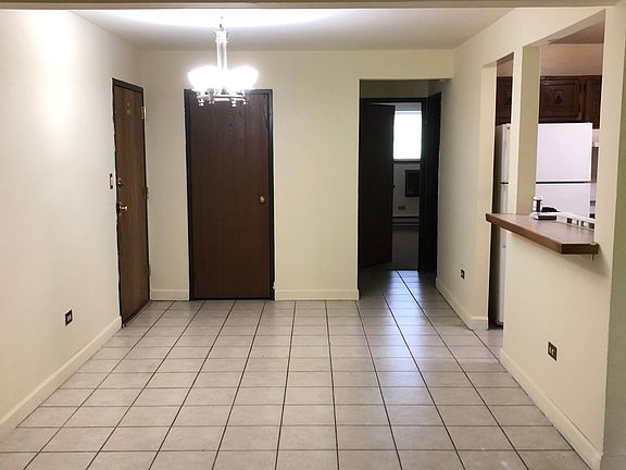 4th image of 526 E Spruce Dr APT 1A