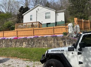 191 Walker Bottom Rd, Pineville, WV 24818