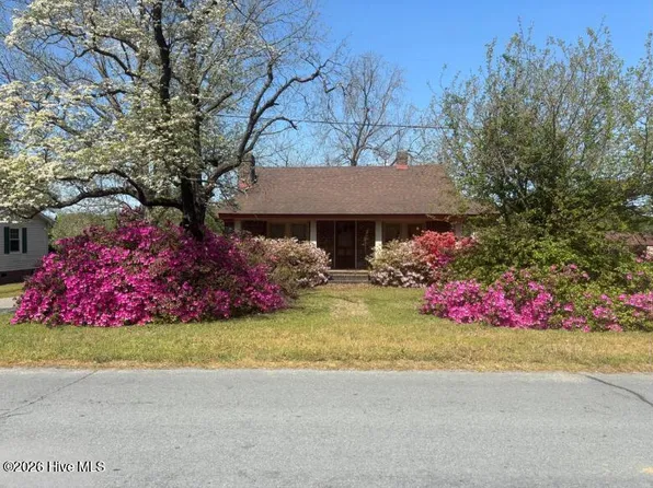 207 Kimbrough Rd, Clinton, NC 28328