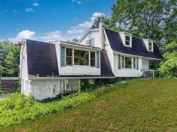 11671 Liberia Rd, East Aurora, NY 14052