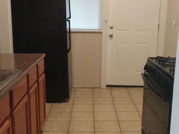 3rd image of 6843 S Dante Ave #3