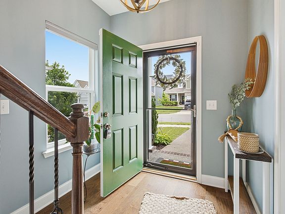 5th image of 313 Cloverbrook Way