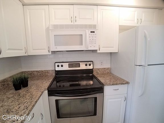 4th image of 2923 Antique Oaks Cir APT 40