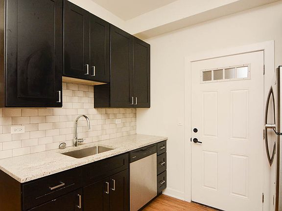 3rd image of 2209 W Eastwood Ave #G