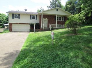 410 Crestridge Dr, Greensburg, PA 15601