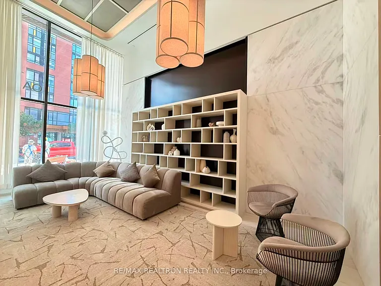 10 Oak St #2502 — Photo 3