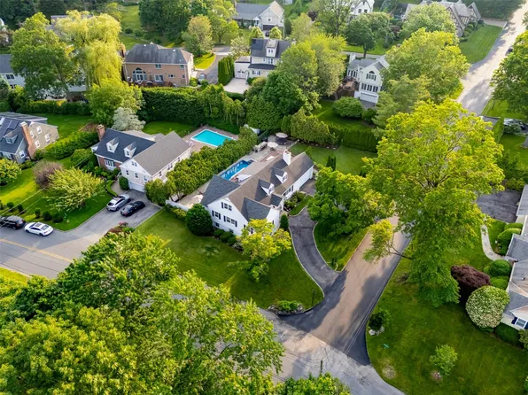 22 Buena Vista Road, Eastchester, NY 10709