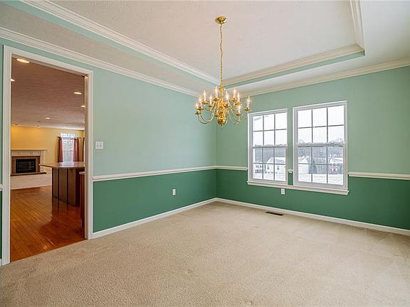 5th image of 4304 Grandview Dr