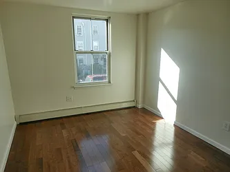 Rented by R New York