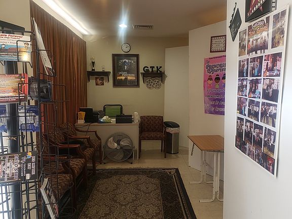 LEFT STOREFRONT ENTRANCE TALENT/ACTING OFFICE SPACE