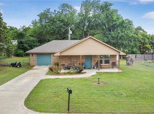 2908 Maple Ln, Edmond, OK 73034