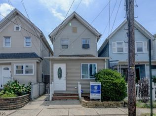 44 Delaware St, Elizabeth, NJ 07206