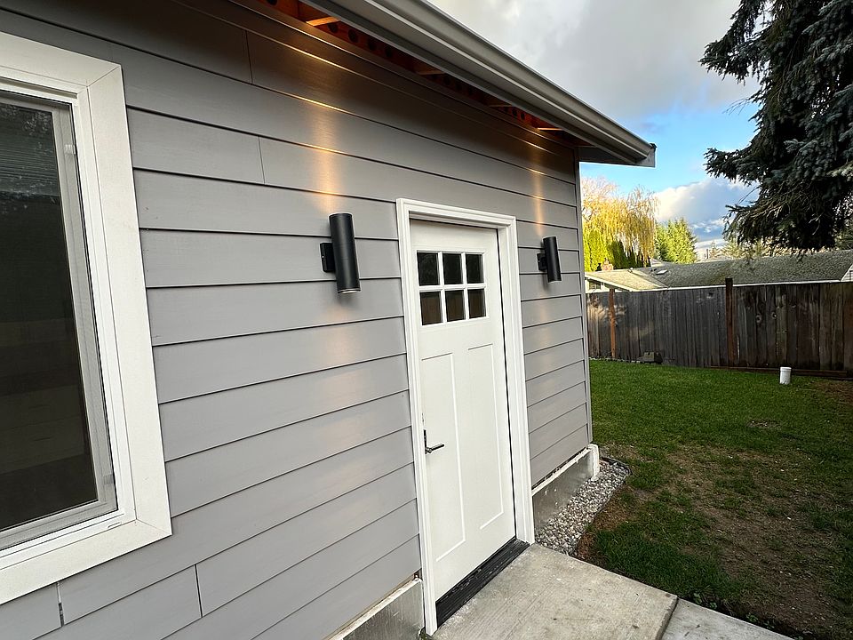 1st image of 11436 110th Ave NE #C