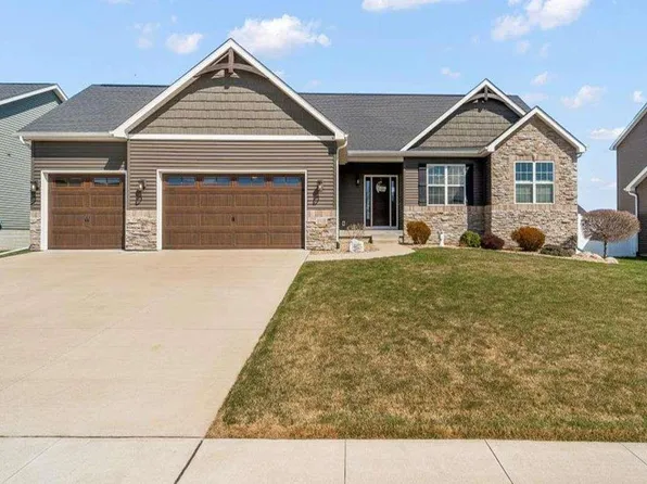 2932 Timber Cove Dr, Cedar Falls, IA 50613