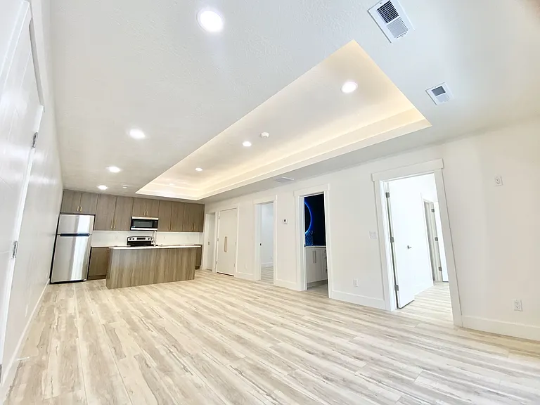 6025 E Emigration Canyon Rd — Photo 8