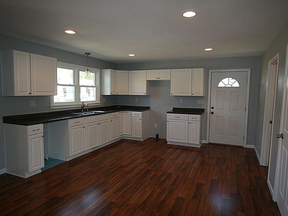 Spacious Open Kitchen