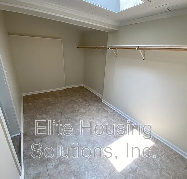 4672 W Lee Hwy — Photo 12