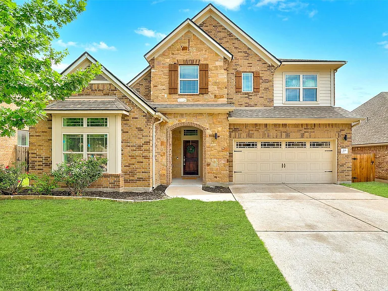 213 Southern Cross Dr — Photo 1