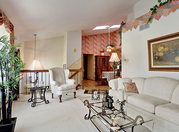 4th image of 17600 Windsor Pkwy #5S
