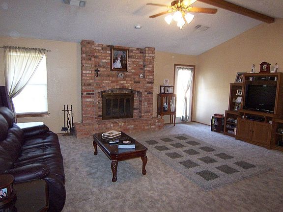 Wonderfully Large Living Room with Vaulted Ceiling, Beautiful Fireplace
