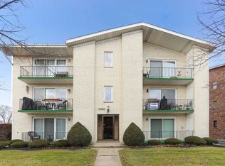 10418 S Komensky Ave, Oak Lawn, IL 60453
