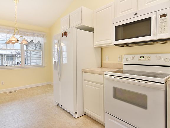 2nd image of 11497 N Lake Dr