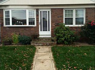 8 Angell Rd, North Providence, RI 02904