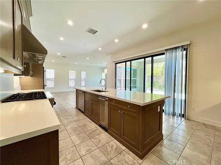 12040 Estrella Pl — Photo 10