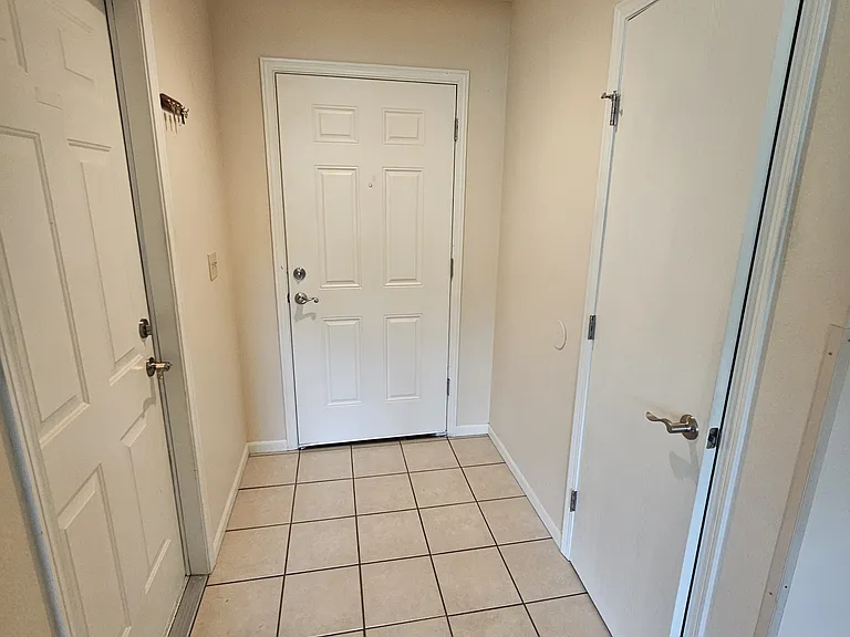 2412 NW 8th St — Photo 3