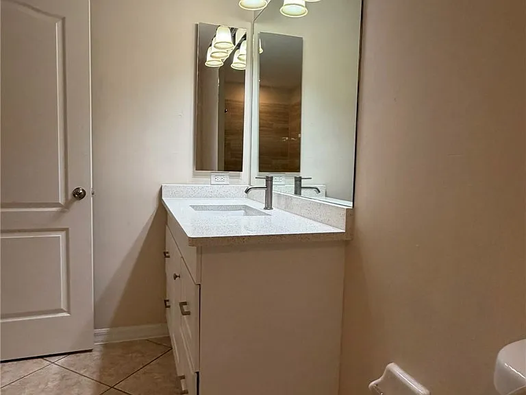 3527 NE 19th Pl — Photo 20